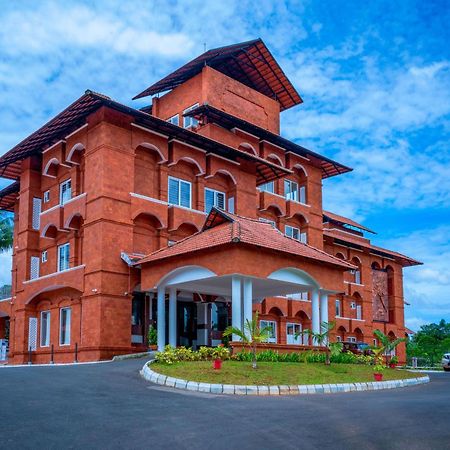 Kumbanad Heritage Hotel Vennikulam Exterior photo