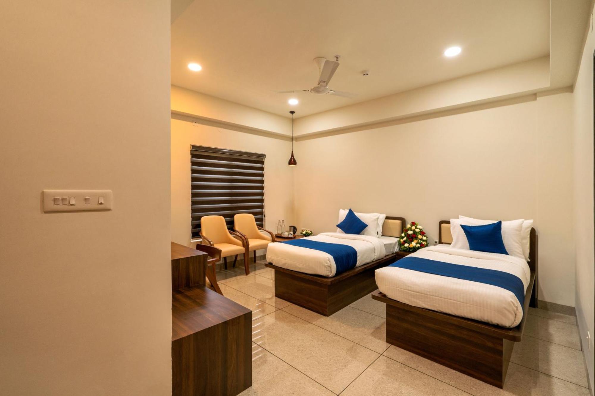 Kumbanad Heritage Hotel Vennikulam Exterior photo