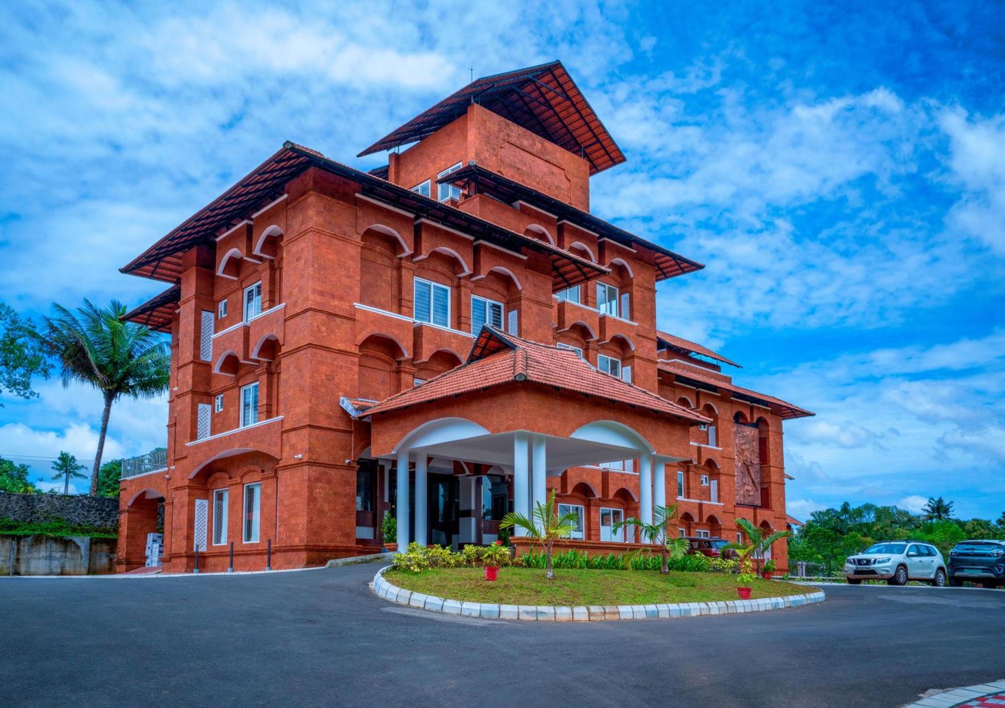 Kumbanad Heritage Hotel Vennikulam Exterior photo